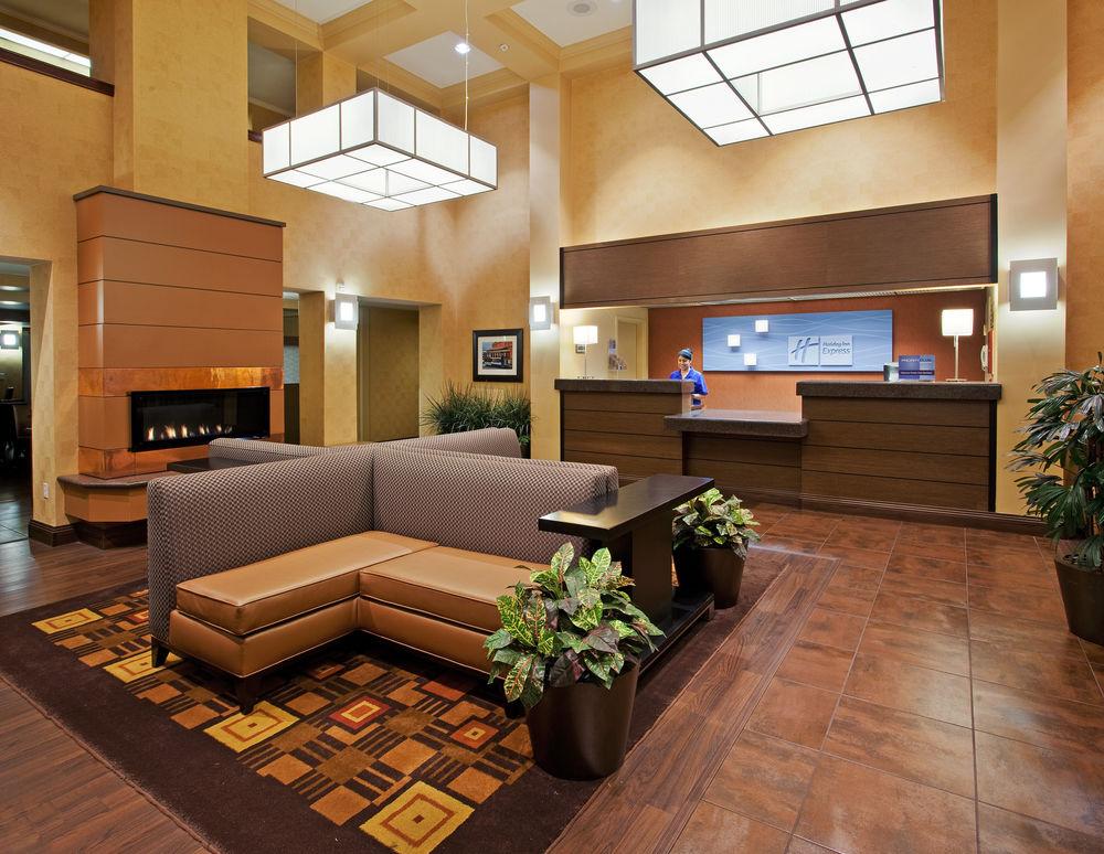 Holiday Inn Express Hotel & Suites Belmont By Ihg Exterior foto